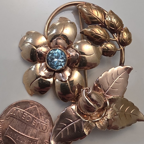 14 Karat Yellow And Rose Solid Gold And Blue Topaz Flower Floral Brooch - Picture 7 of 12